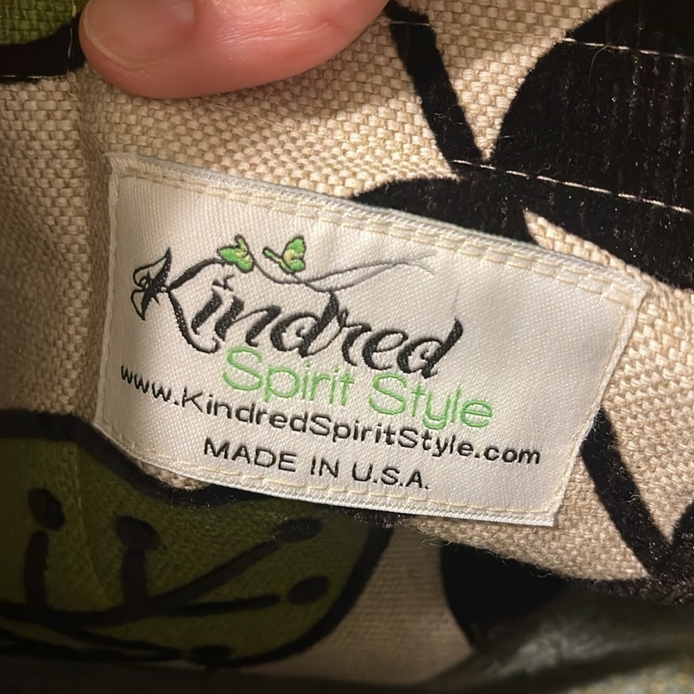 Cute fall tote. Kindred Spirit Style. - Picture 3 of 6